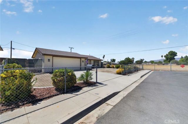 605 Los Tilos, Hemet, CA 92543