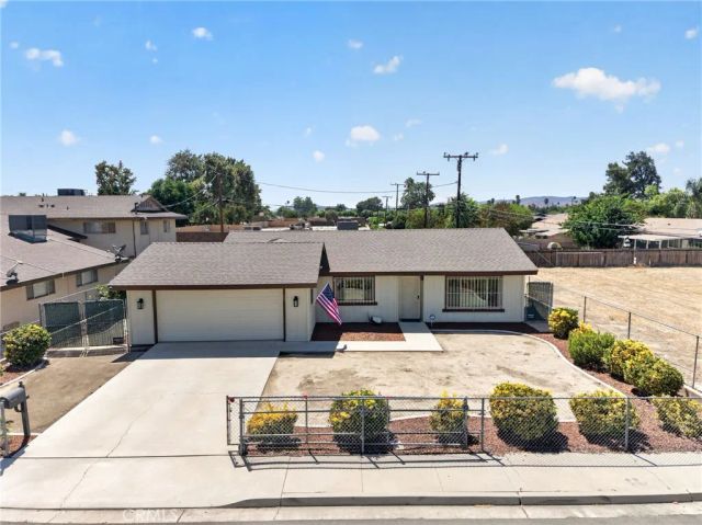 605 Los Tilos, Hemet, CA 92543