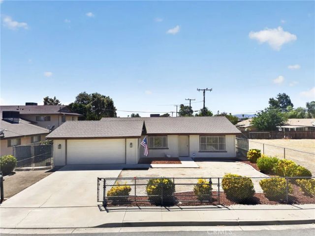 605 Los Tilos, Hemet, CA 92543