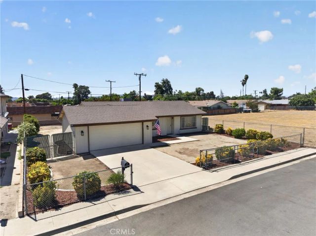 605 Los Tilos, Hemet, CA 92543