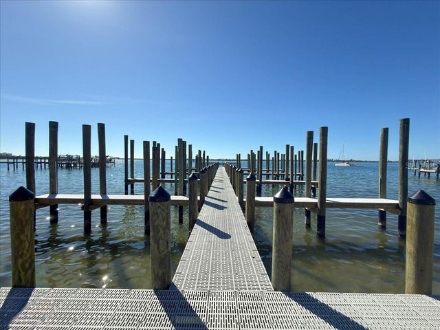 53 W BAY HEIGHTS AVENUE 205, Englewood, FL 34223