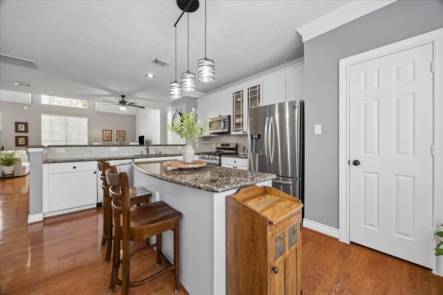 5911 Katy Street, Houston, TX 77007