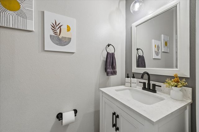 5911 Katy Street, Houston, TX 77007