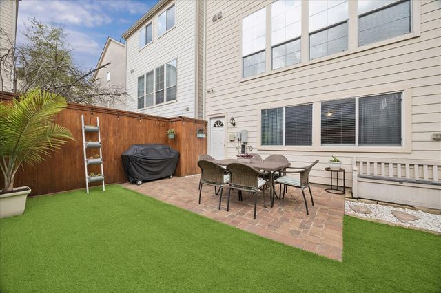 5911 Katy Street, Houston, TX 77007