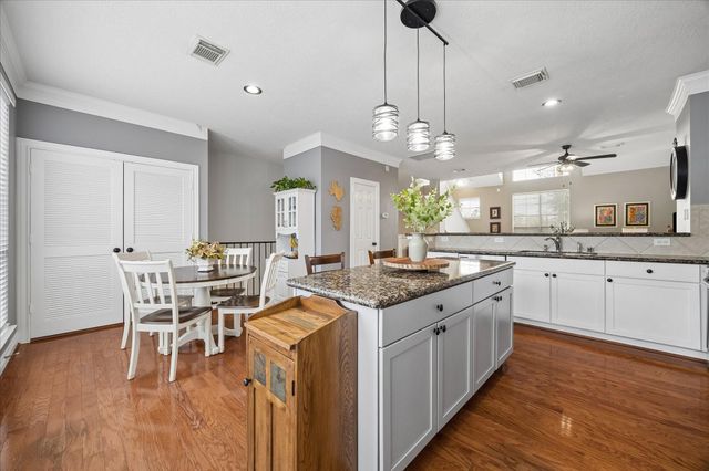 5911 Katy Street, Houston, TX 77007