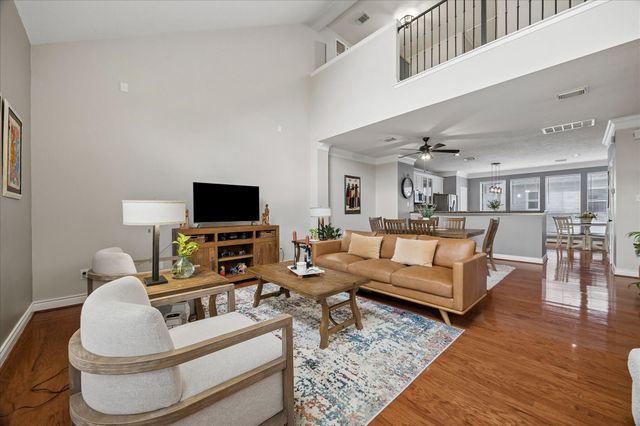 5911 Katy Street, Houston, TX 77007