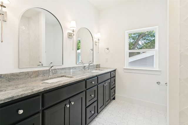 1201 Virginia Place, Fort Worth, TX 76107