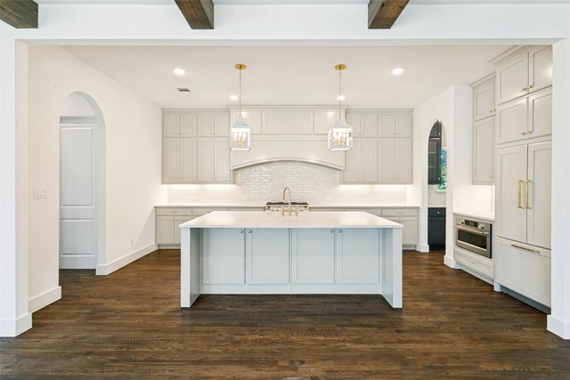 1201 Virginia Place, Fort Worth, TX 76107