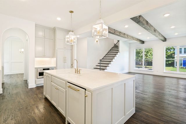 1201 Virginia Place, Fort Worth, TX 76107