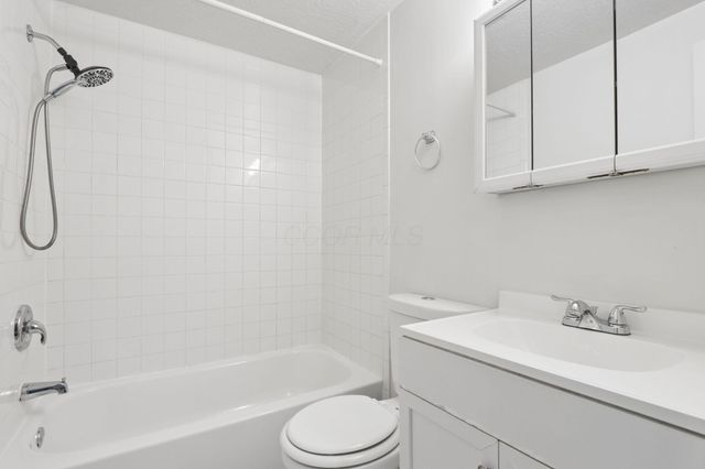 4838 Refugee Road, Columbus, OH 43232