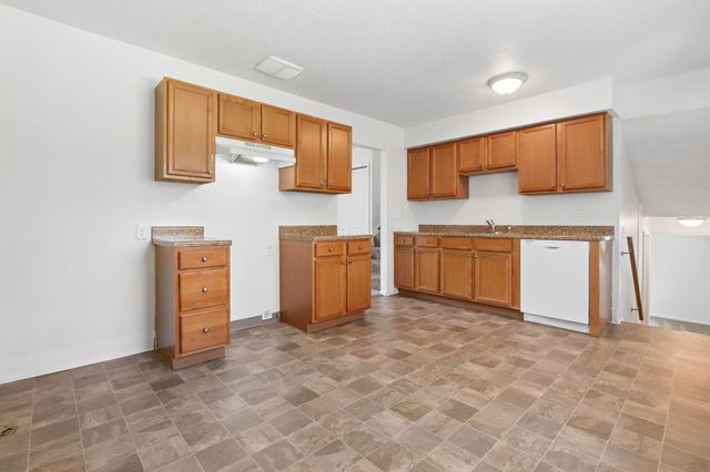 4838 Refugee Road, Columbus, OH 43232