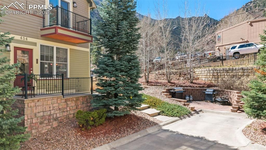 454 Winter Street, Manitou Springs, CO 80829