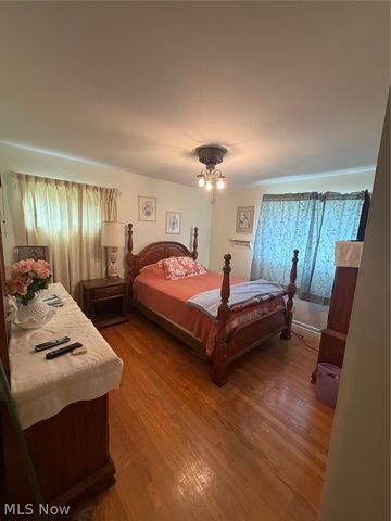 2424 Cooledge Avenue, Akron, OH 44305