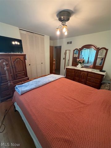 2424 Cooledge Avenue, Akron, OH 44305