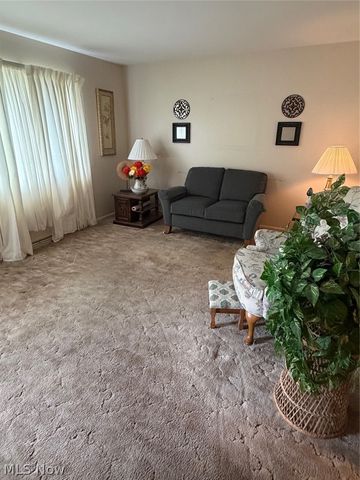 2424 Cooledge Avenue, Akron, OH 44305
