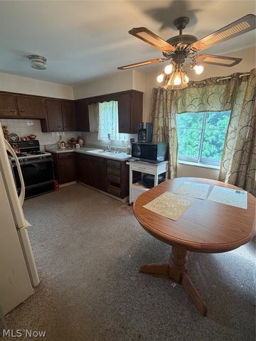 2424 Cooledge Avenue, Akron, OH 44305