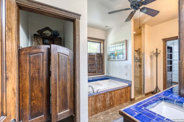 1242 RIVER RD, Concan, TX 78838