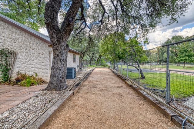 1242 RIVER RD, Concan, TX 78838