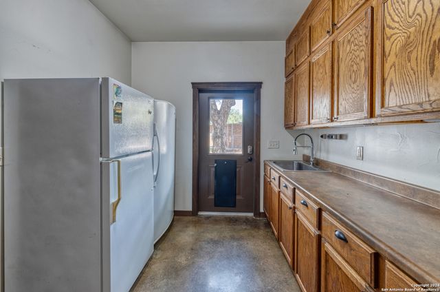 1242 RIVER RD, Concan, TX 78838