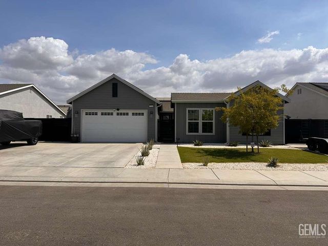 3204 Blue Creek Lane, Shafter, CA 93263