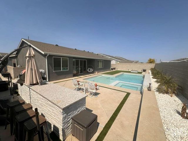 3204 Blue Creek Lane, Shafter, CA 93263