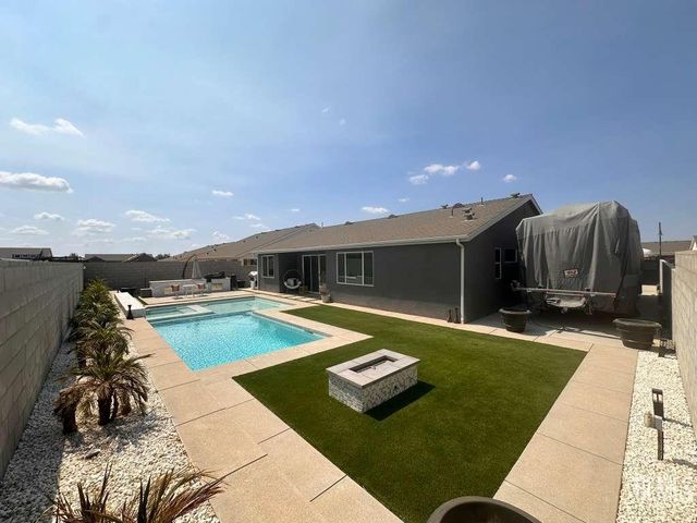 3204 Blue Creek Lane, Shafter, CA 93263