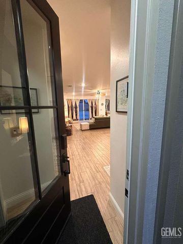 3204 Blue Creek Lane, Shafter, CA 93263