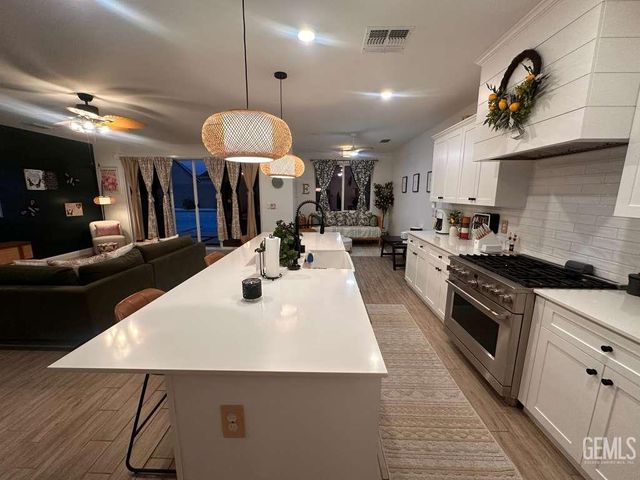 3204 Blue Creek Lane, Shafter, CA 93263