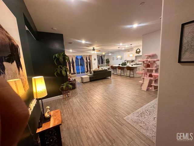 3204 Blue Creek Lane, Shafter, CA 93263