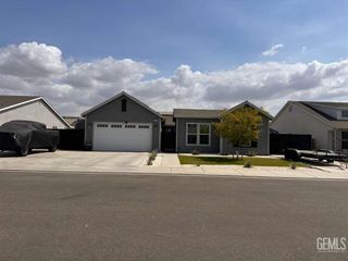 3204 Blue Creek Lane, Shafter, CA 93263