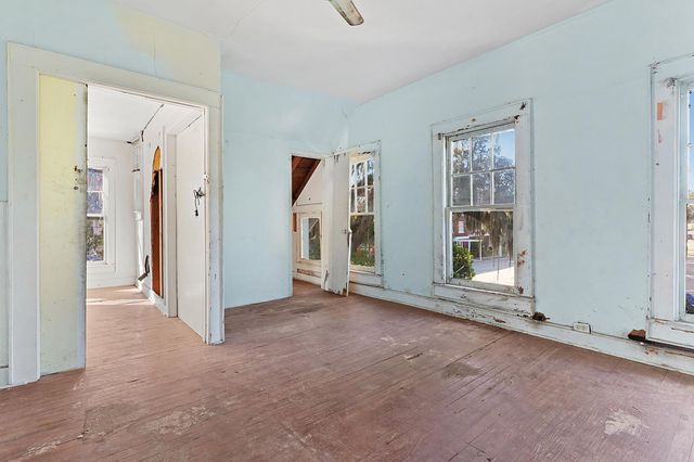 221 S 5Th St, Palatka, FL 32177