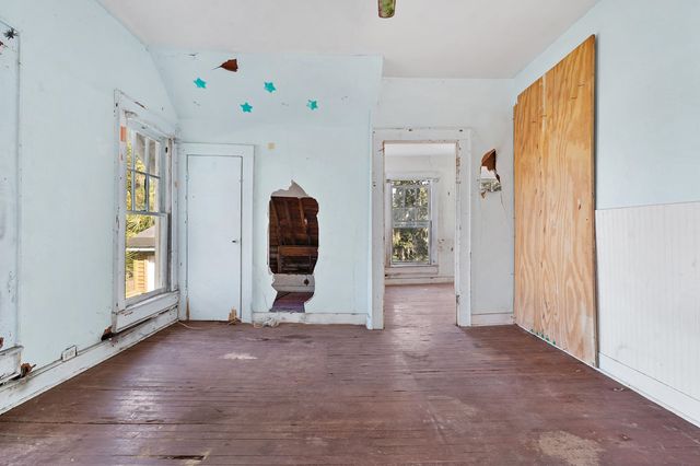 221 S 5Th St, Palatka, FL 32177