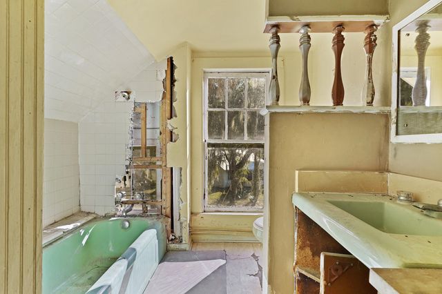 221 S 5Th St, Palatka, FL 32177