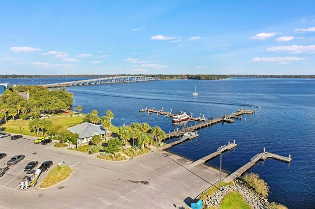 221 S 5Th St, Palatka, FL 32177