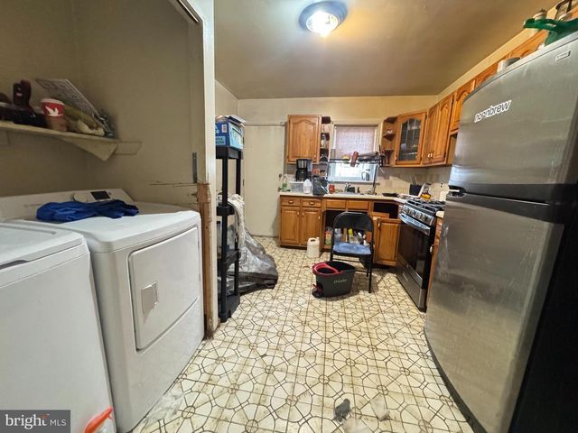 3956 MELON ST, Philadelphia, PA 19104