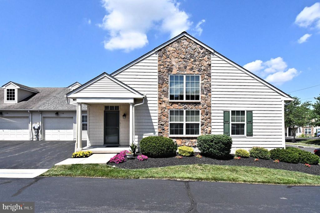 138 ARBOUR CT, NORTH WALES, PA 19454 — exterior