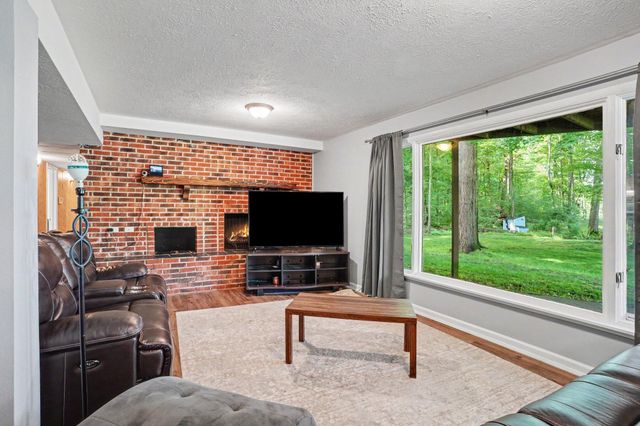 9713 Oakview Drive, Portage City, MI 49024