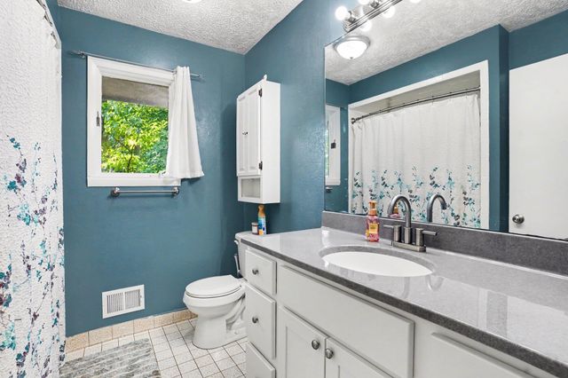 9713 Oakview Drive, Portage City, MI 49024