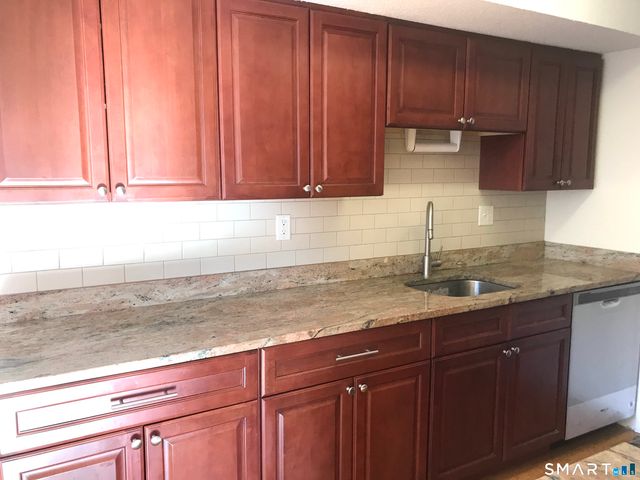 60 Plainfield Avenue 10, West Haven, CT 06516