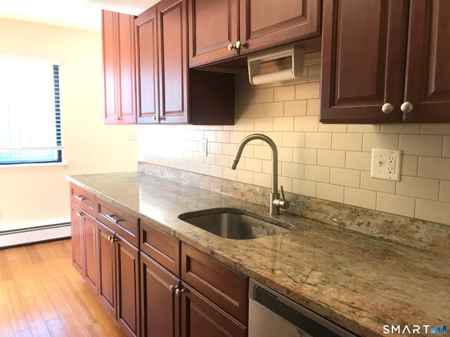 60 Plainfield Avenue 10, West Haven, CT 06516