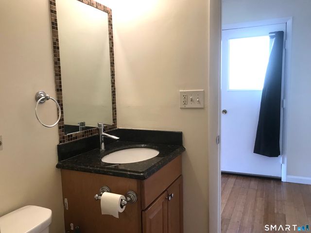 60 Plainfield Avenue 10, West Haven, CT 06516