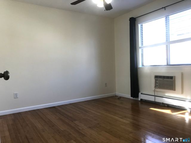 60 Plainfield Avenue 10, West Haven, CT 06516