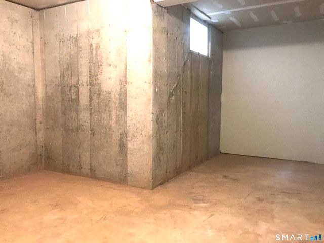 60 Plainfield Avenue 10, West Haven, CT 06516