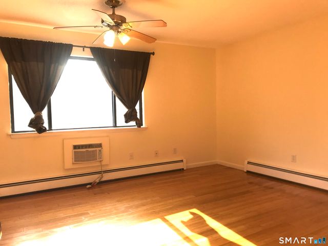 60 Plainfield Avenue 10, West Haven, CT 06516