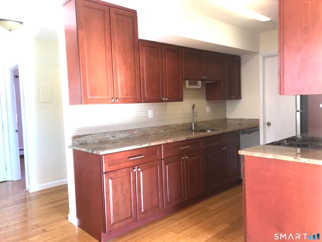 60 Plainfield Avenue 10, West Haven, CT 06516