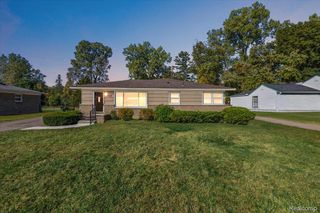 18001 Floral Street, Livonia, MI 48152