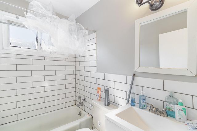 1810 Portland Avenue, Minneapolis, MN 55404