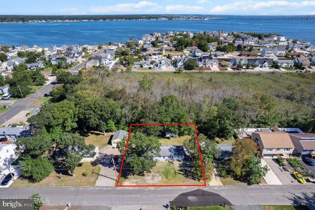 723 LONG BRANCH AVE E, Bayville, NJ 08721