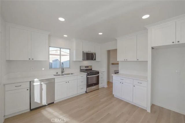 16272 Encina Street, Victorville, CA 92395