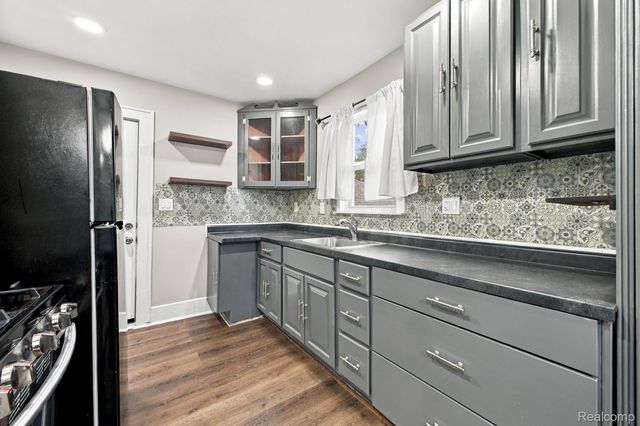 57 Bell Street, Ecorse, MI 48229